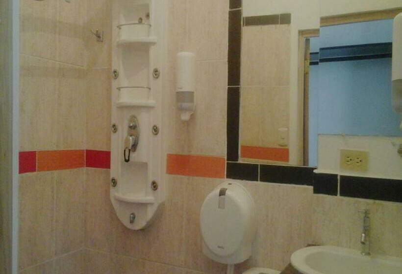 اتاق استاندارد چهارنفره با بالکن, Bahia B&b