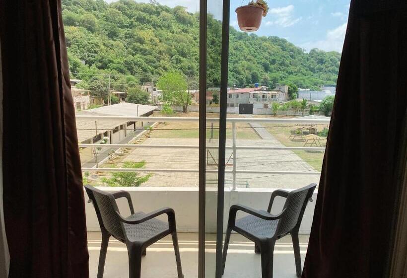 اتاق استاندارد چهارنفره با بالکن, Bahia B&b