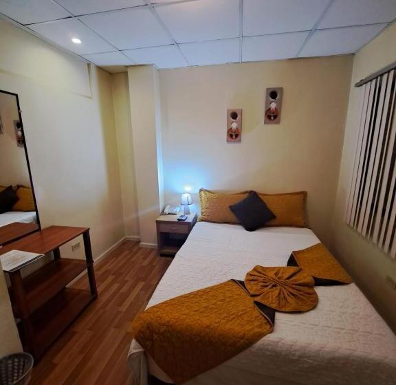 اتاق استاندارد, Mariscal Inn & Suites