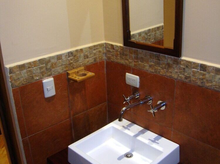 اتاق استاندارد چهار تخته, Calle Angosta