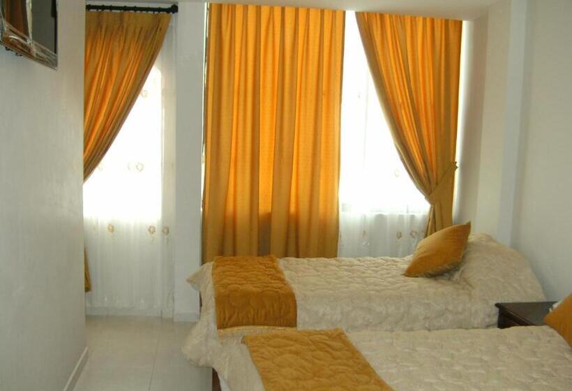 اتاق استاندارد سه نفره, Hostal Fevilamir