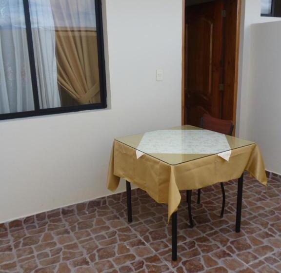 스위트, Hostal Fevilamir