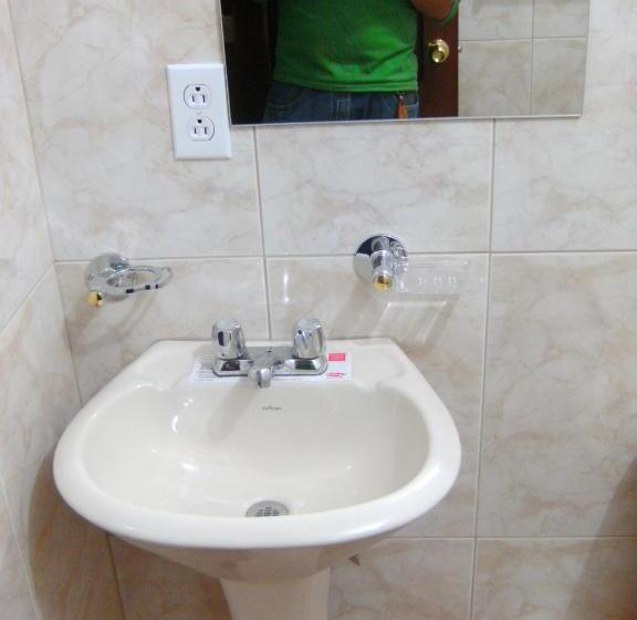 سوییت, Hostal Fevilamir