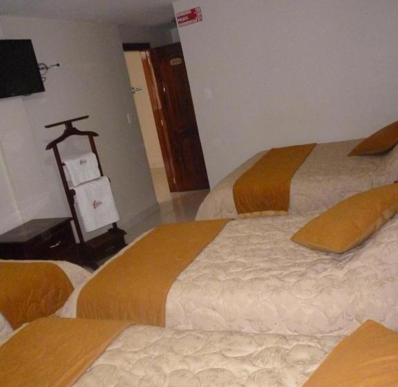 اتاق استاندارد چهار تخته, Hostal Fevilamir