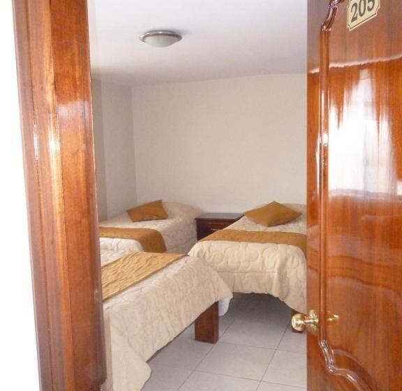 اتاق استاندارد چهار تخته, Hostal Fevilamir