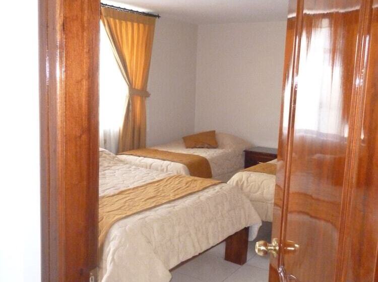 اتاق استاندارد چهار تخته, Hostal Fevilamir