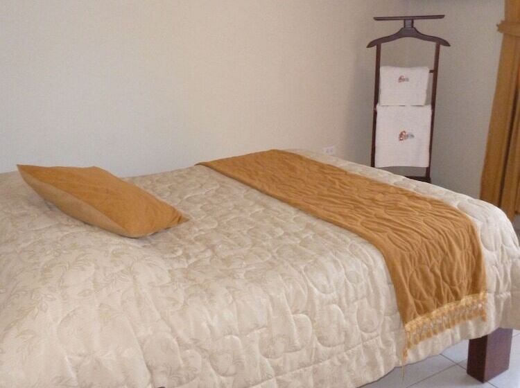 سوییت, Hostal Fevilamir