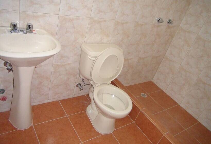 스탠다드 트리플 룸, Hostal Fevilamir