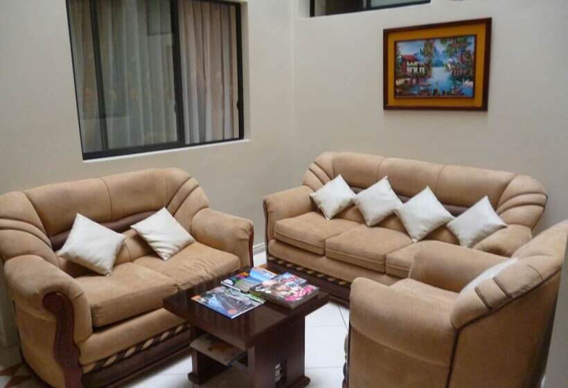 اتاق استاندارد سه نفره, Hostal Fevilamir