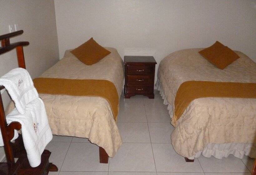 스탠다드 트리플 룸, Hostal Fevilamir