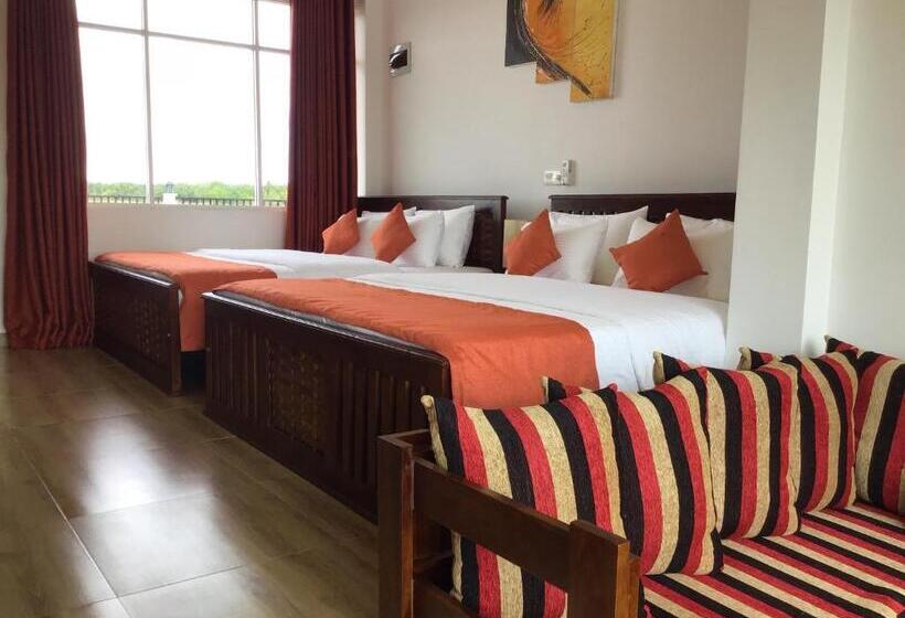 Семейный Номер, Avonil Resort Yala