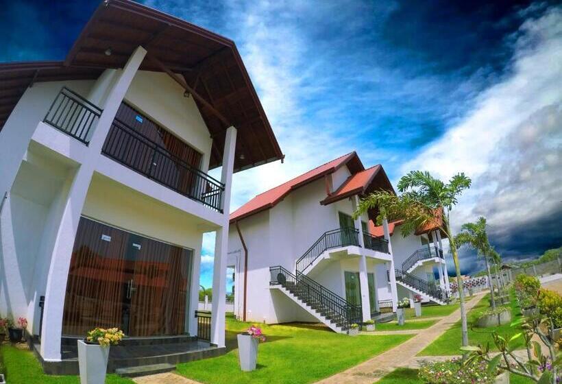 Семейный Номер, Avonil Resort Yala