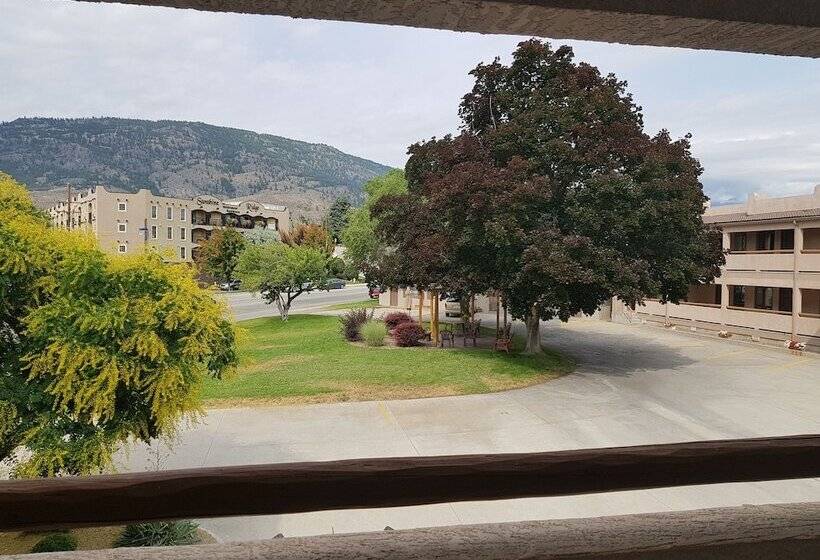 غرفه قياسيه سريرين مزدوجين, Avalon Inn
