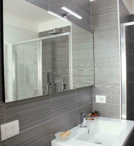 חדר סטנדרט, Leopardi