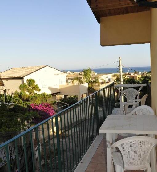 استودیوی استاندارد با چشم‌انداز دریا, Residence Solemare
