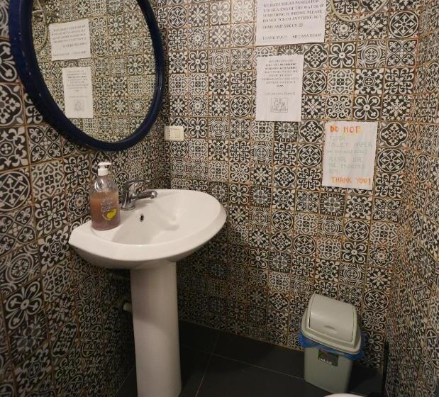 家庭间, Mi Casa Es Tu Casa   Shkodra Backpackers Hostel