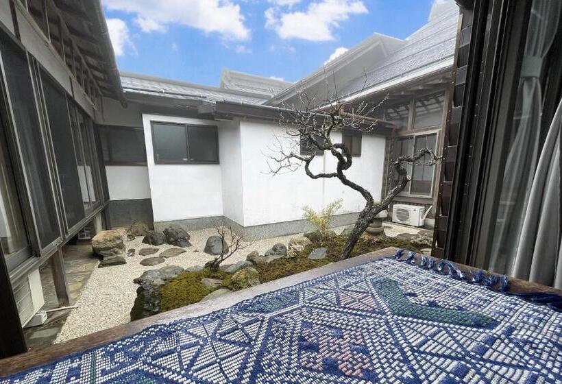 Номер Superior Вид на Сад, 高野山 宿坊 桜池院  Koyasan Shukubo Yochiin