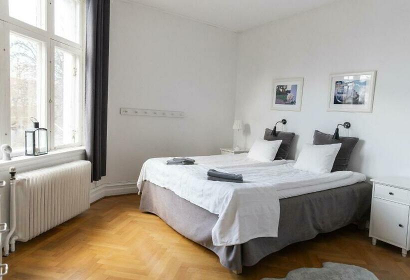 스탠다드 스튜디오, L Villa Ronne