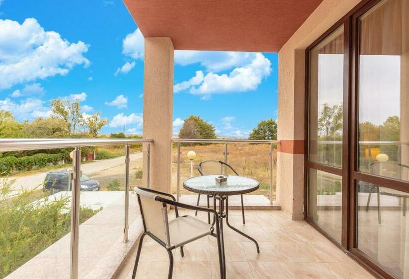 דירת שני חדרים עם מרפת, Apart Hotel Tarsis Club