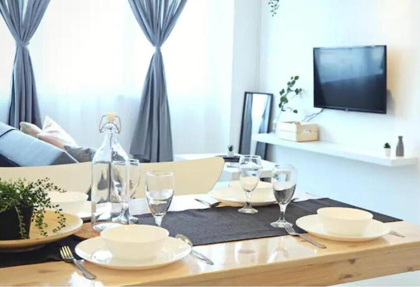 آپارتمان 1 خوابه, Puchong Skypod Residence @ Hostay