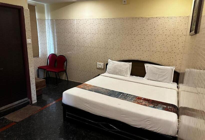 豪华房间, Tejasri Residency