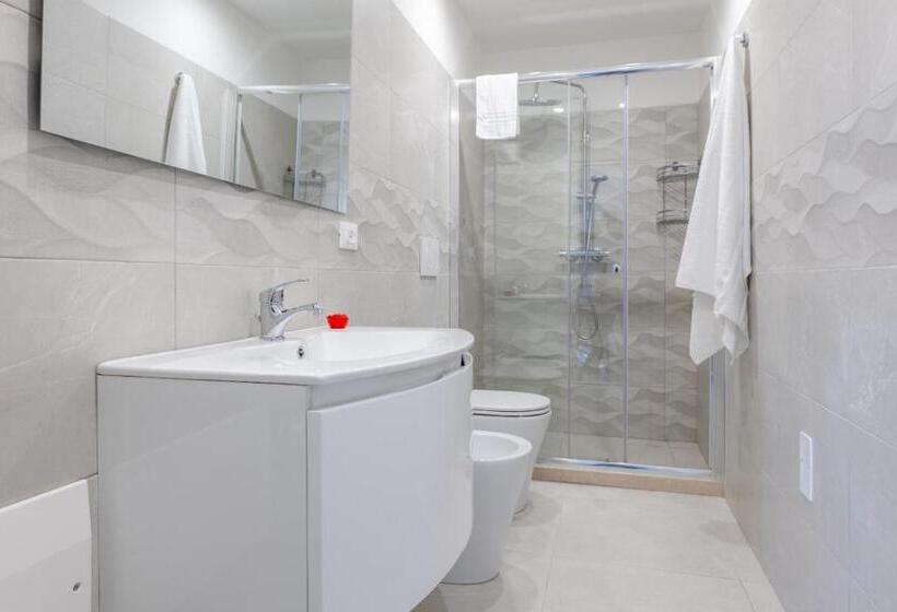 配有游泳池的小型套房, Diva Luxury Suite