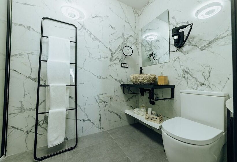 اتاق لوکس با چشم‌انداز دریا, Hostal Luxury Nit I Dia