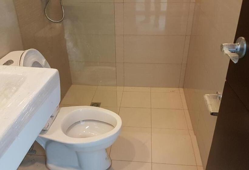 디럭스 스튜디오, 11b Tower 1 Viceroy Residences Mc Kinley Hill Bgc
