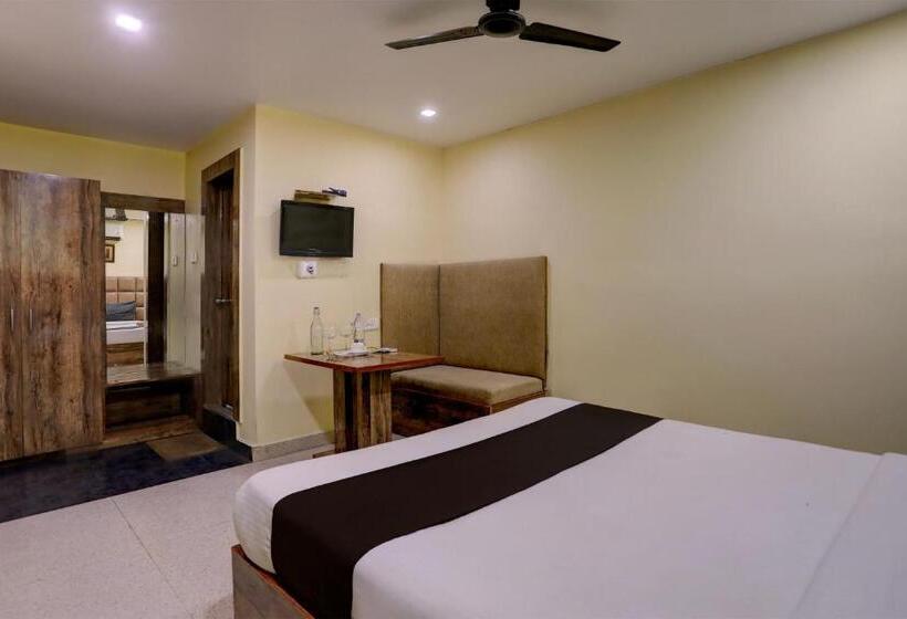 اتاق لوکس سه تخته, Queens Resort