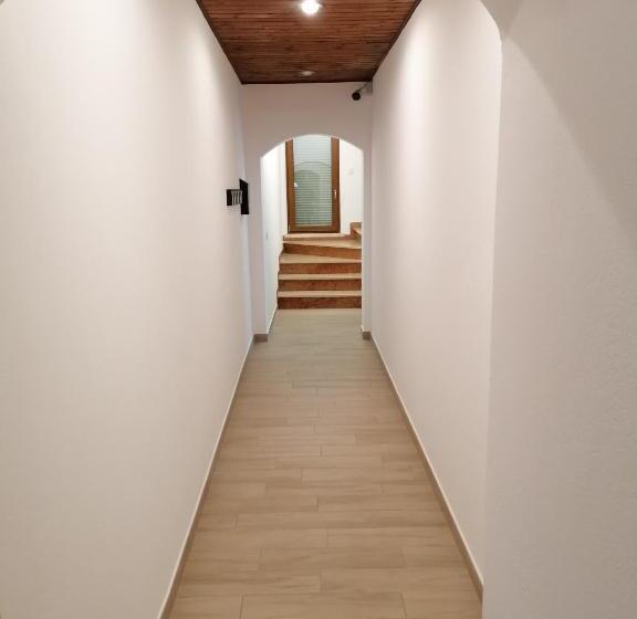 标准工作室带阳台, Classs Affittacamere