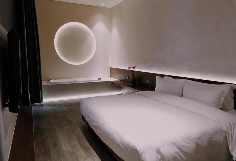Büyük Çift Kişilik Yataklı Standart Oda, Glaze Garden