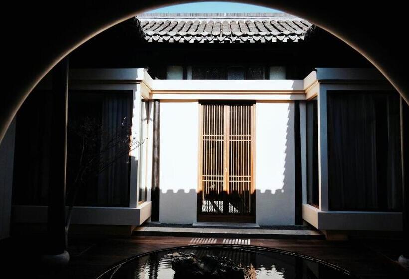 Aile Odası, Glaze Garden