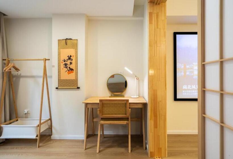 스탠다드 스튜디오, Cloud Expo Apartment