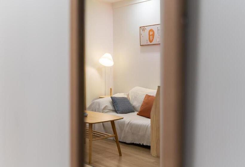 스탠다드 스튜디오, Cloud Expo Apartment
