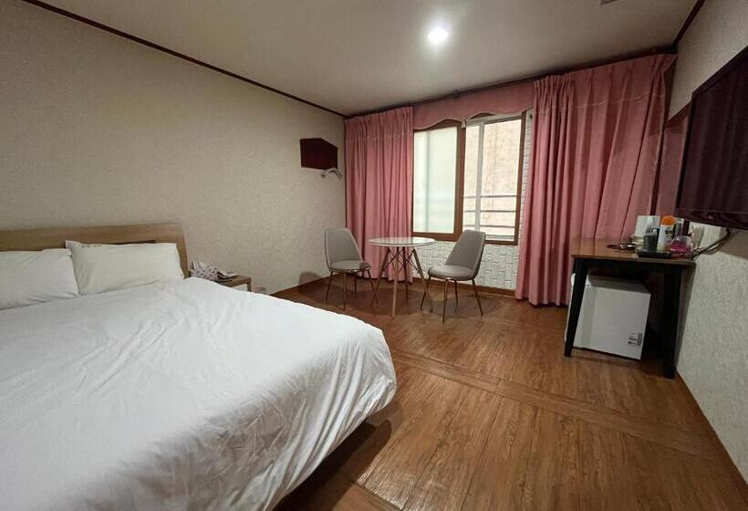 اتاق استاندارد, Oreum Motel