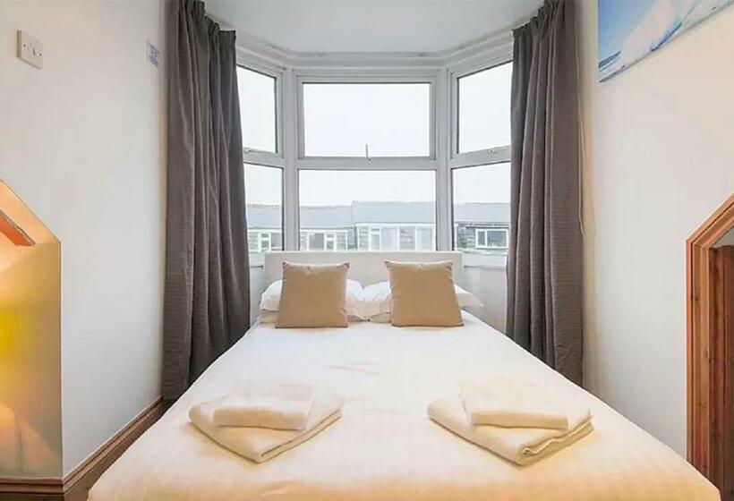 Четырехместный Номер Стандарт, Town Lodge