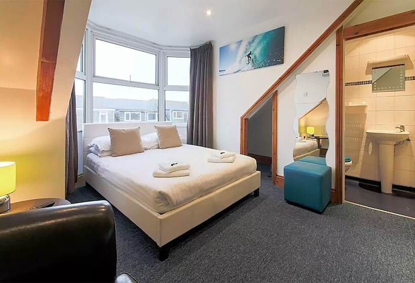 Семейный Номер, Town Lodge