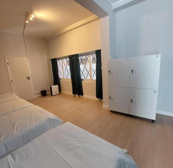 Кровать в Общей Комнате, Aerostay Hostel