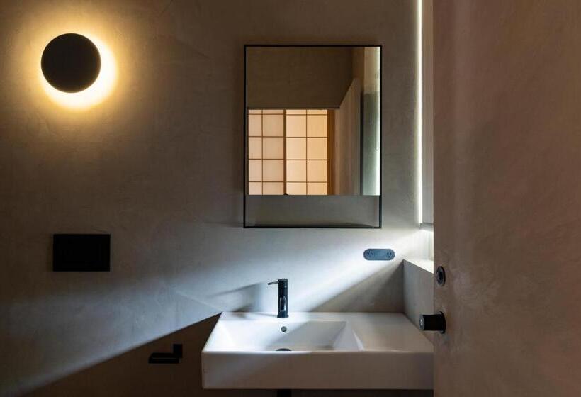 اتاق استاندارد, In The Brick Spa And
