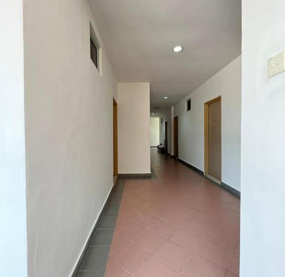 اتاق استاندارد سه نفره, Joyful Motel