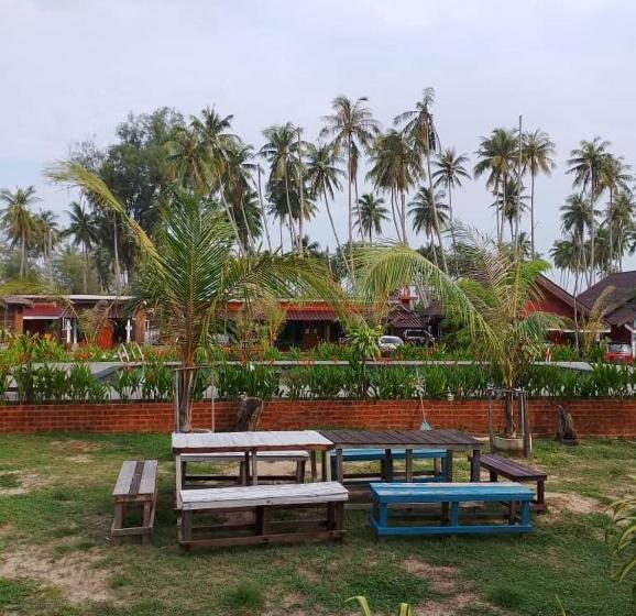 Номер Стандарт Вид на Бассейн, Pulang Resort