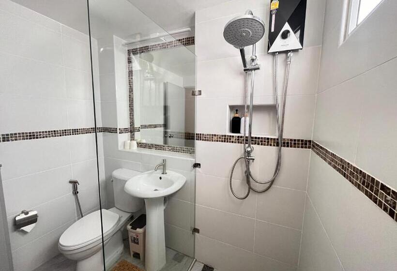 Стандартный Номер Кровать Кинг, At Home Phetchaboon