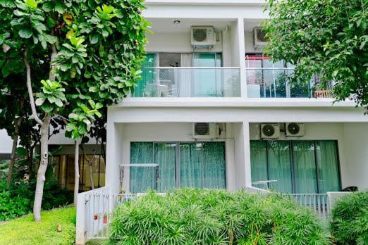 Студио Стандарт с Балконом, Bulan Guesthouse Imago