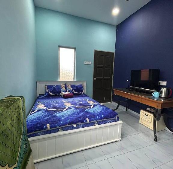 Семейное Студио, Mahasa Penarik Homestay