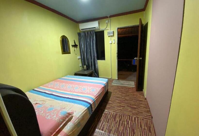 غرفة قياسية مطلّة علي البحر, Juara Seaview Chalet, Kampung Juara