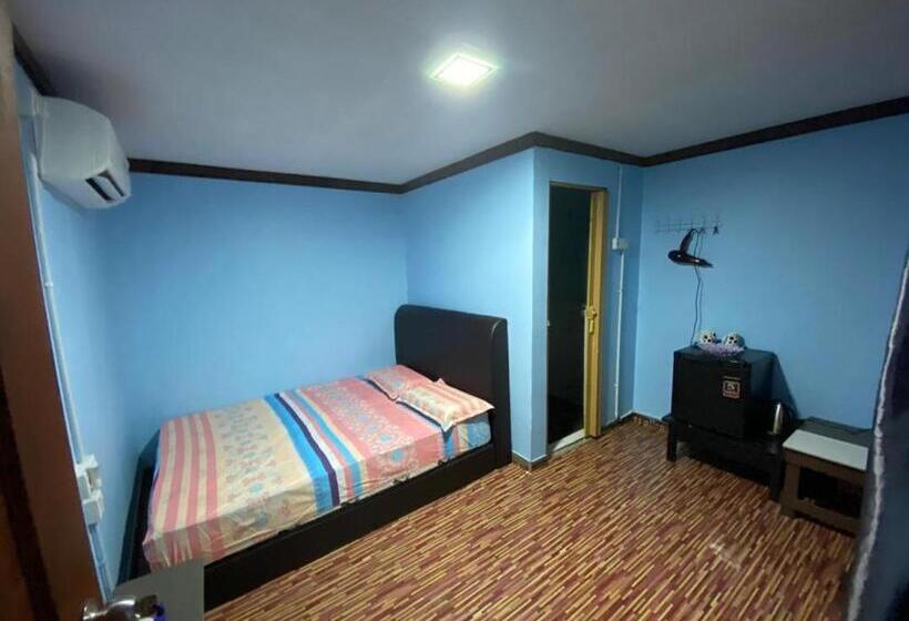 غرفة قياسية مزوَّدة بشُرفة, Juara Seaview Chalet, Kampung Juara