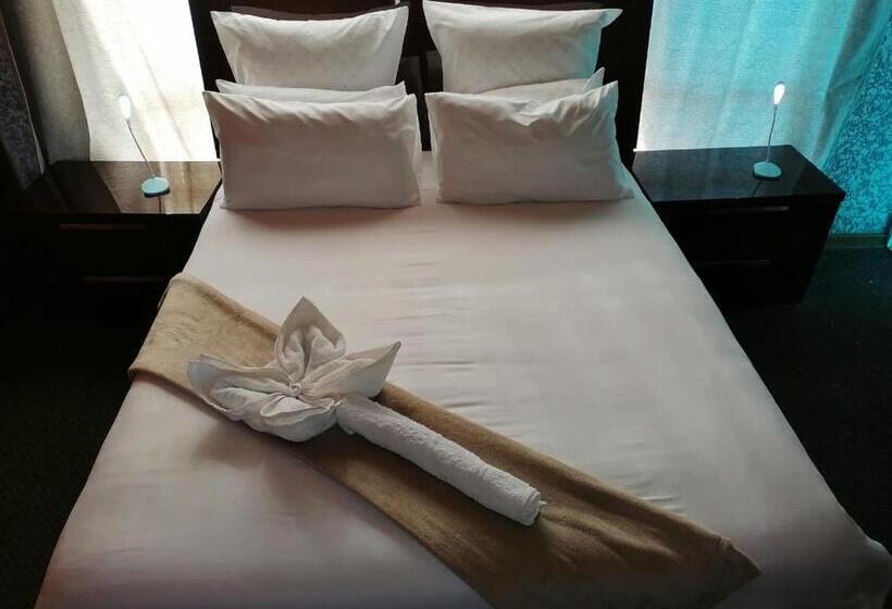 Номер Deluxe Кровать Кинг, Revival Guest House