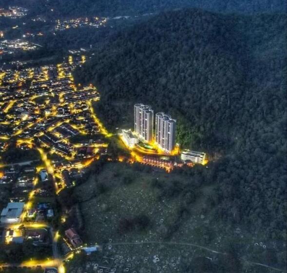 Апартаменты 3 Спальни, Home Away From Home In Taiping   Newly Upgraded!