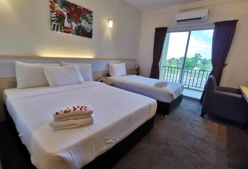 Семейный Номер, Serdang Lake View Resort