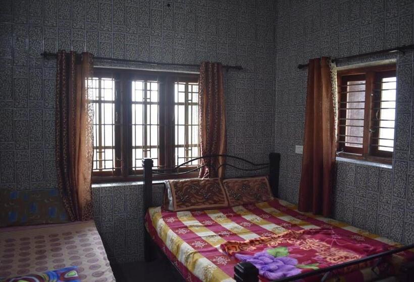 Номер Стандарт Трехместный, Sri Nandha Luxury Comforts